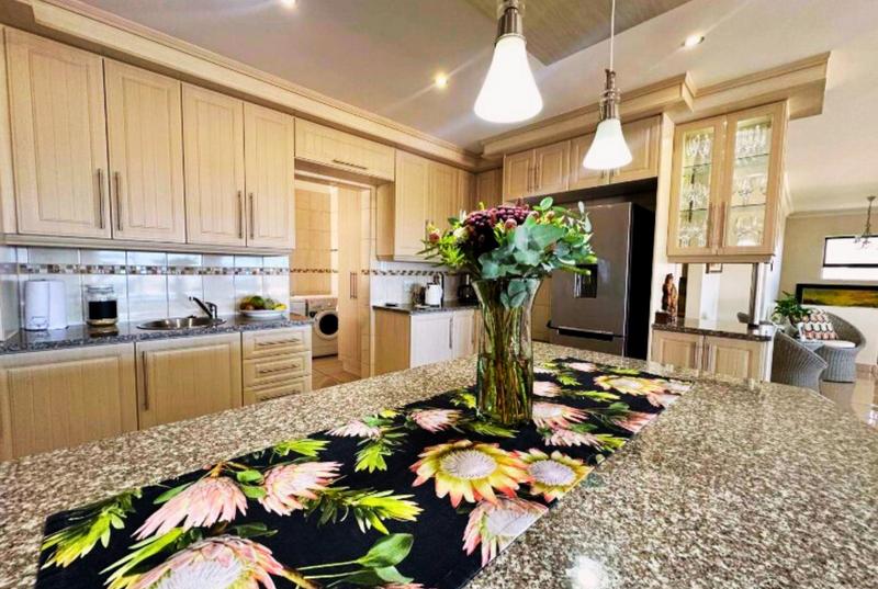 4 Bedroom Property for Sale in Monte Christo Western Cape